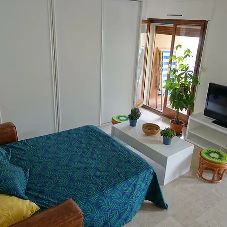 38m2 Avec Balcon En Plein Coeur De Ville Apartment Hyeres